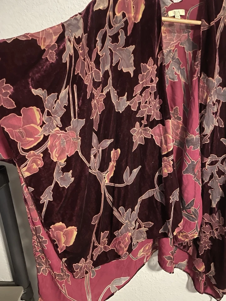 Kimono Kori Mujer Talla S/M Granate Floral Terciopelo Burnout Relajado Romántico Hada Foto 2 de 4