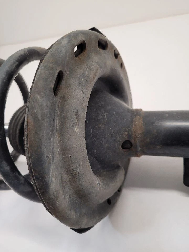 04-10 TOYOTA SIENNA RH Passenger Strut Front FWD Excluding Mobility Van Foto 4 de 4