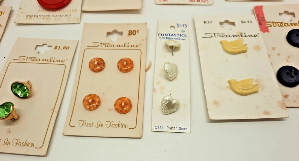 Streamline Co. & Supreme Buttons 17 pkg New Made in Italy - Image 2 of 4