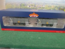 BACHMANN 00 SET OF 2 X 24.5 T MINERAL WAGON BR GREY YELLOW TRI . CAT NO.38-929Z