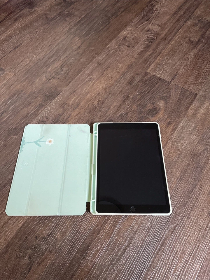 2021 Apple iPad 10,2" Wi-Fi Tablet 64GB 9.Gen Defekt