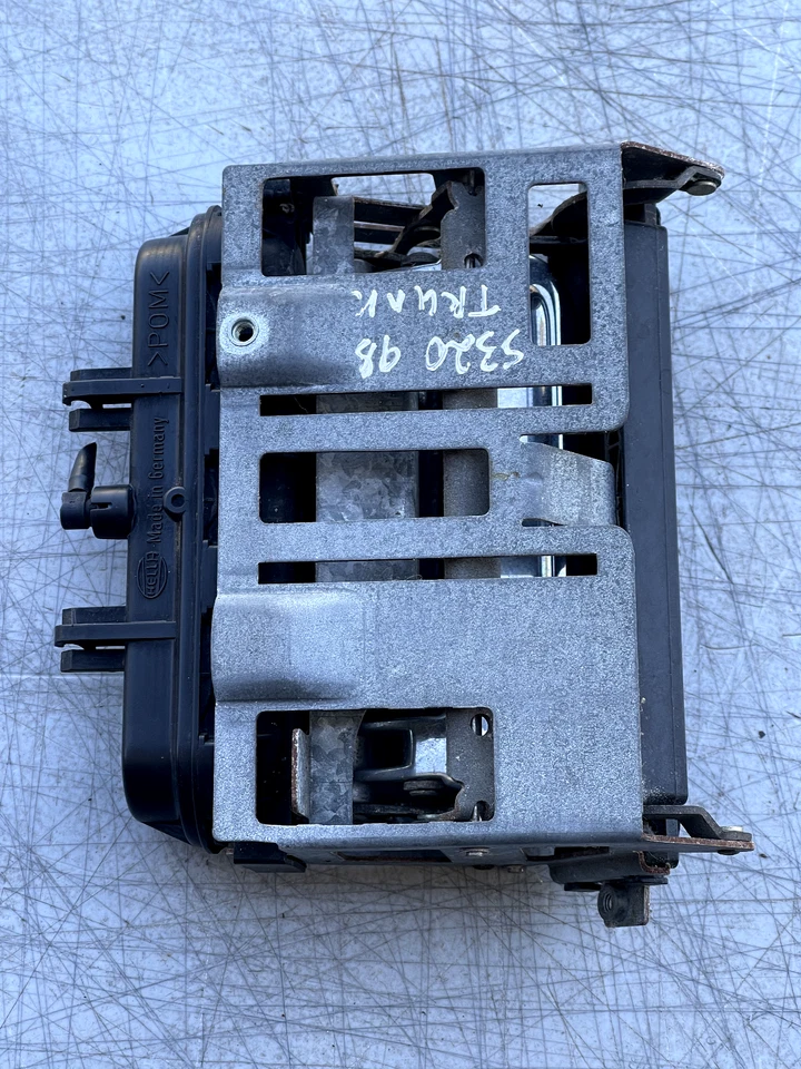 1998 MERCEDES-BENZ S320 W140 REAR TRUNK RELEASE VACUUM HANDLE LATCH ACTUATOR OEM - Image 4 of 4