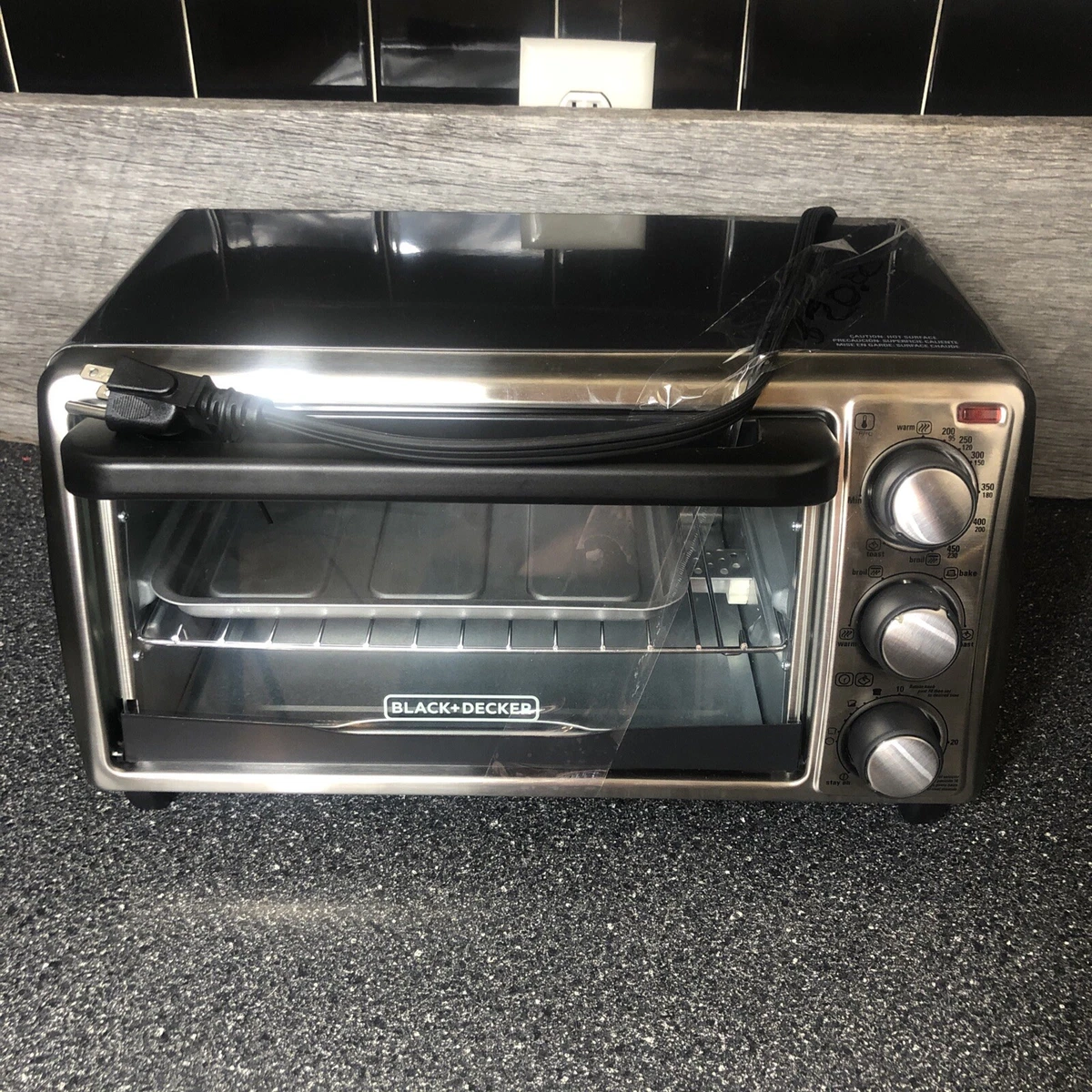 Black and Decker 1150 Watts 4 Slice Toaster Oven in Grey