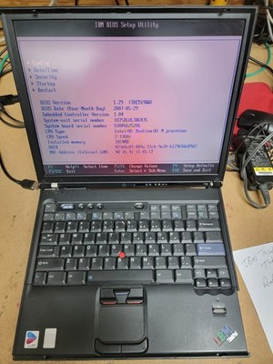 IBM Thinkpad 14'' T43 - Pent M - 1GB Ram - NO HDD NO BATTERY - FOR PARTS