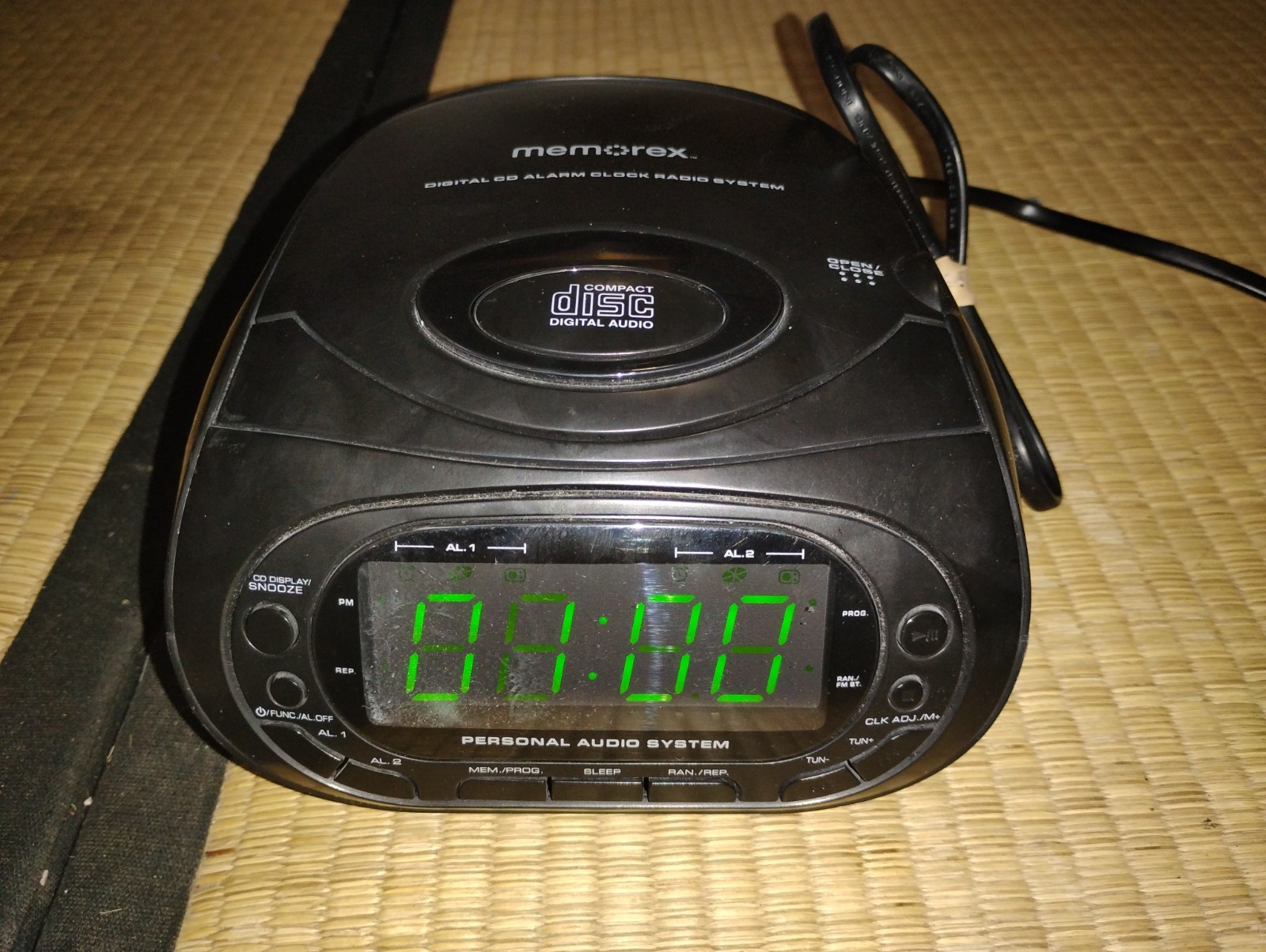 MEMOREX MC7264 CD AM/FM DIGITAL CLOCK RADIO/ALARM TESTED WORKS Dual Alarm AUX-IN