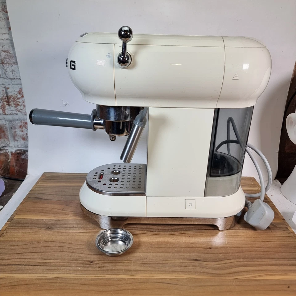 Smeg ECF02, photo 2 of 5