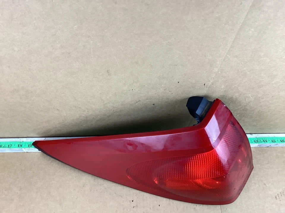 Luz trasera izquierda del lado del conductor Buick Rendezvous 2002-2003 166-01957L OEM Foto 2 de 4