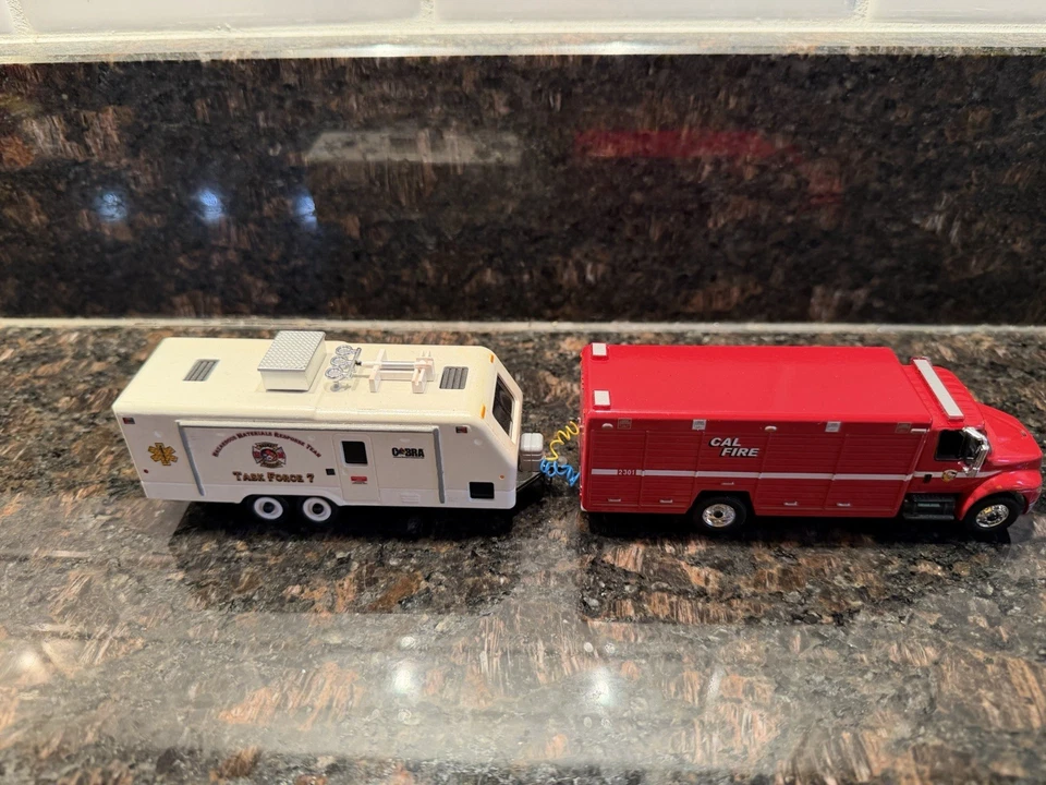 НОВЫЙ! Код 3 Заказной CAL FIRE Опасные Материалы Целевая Группа 7 + Мобильная Команда 18 - Изображение 3 из 4