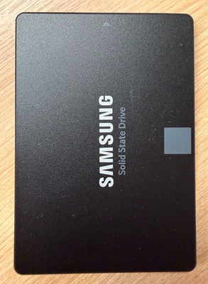 Samsung 860 EVO 500GB SSD 2,5'' SATA III MZ-76E500   99%   nur 4,8TB geschrieben