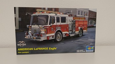 Trumpeter 02506 - 1:25 American LaFrance Eagle Fire Pumper 2002 - Neu