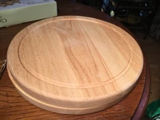 Legacy Picnic Time Circo Cheese Board & Knife Set Round Wood Univ Wisconsin