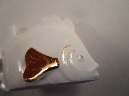 Vintage Bone China Taiwan Weißfisch Goldflossen Paar Salz & Pfefferstreuer - Bild 7 von 7