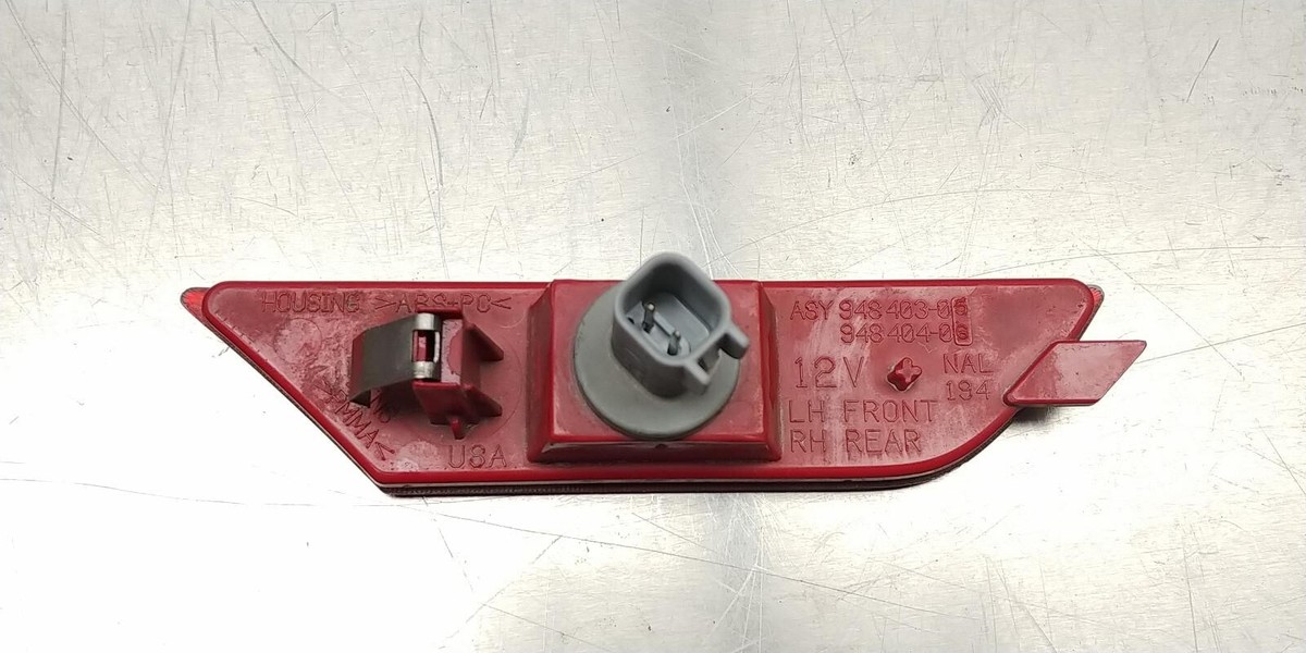 2003-2006 Chevrolet SSR OEM Right Passenger Rear Marker