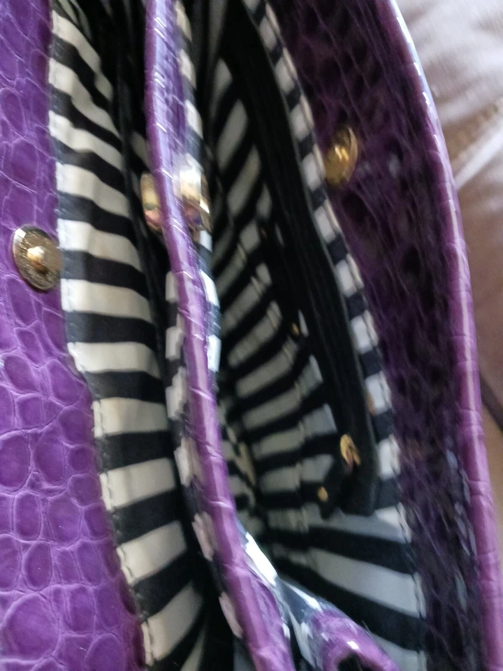 Vintage Gianni Bini Plum Patent Leather Shoulder Hobo Bag - Image 3 of 3