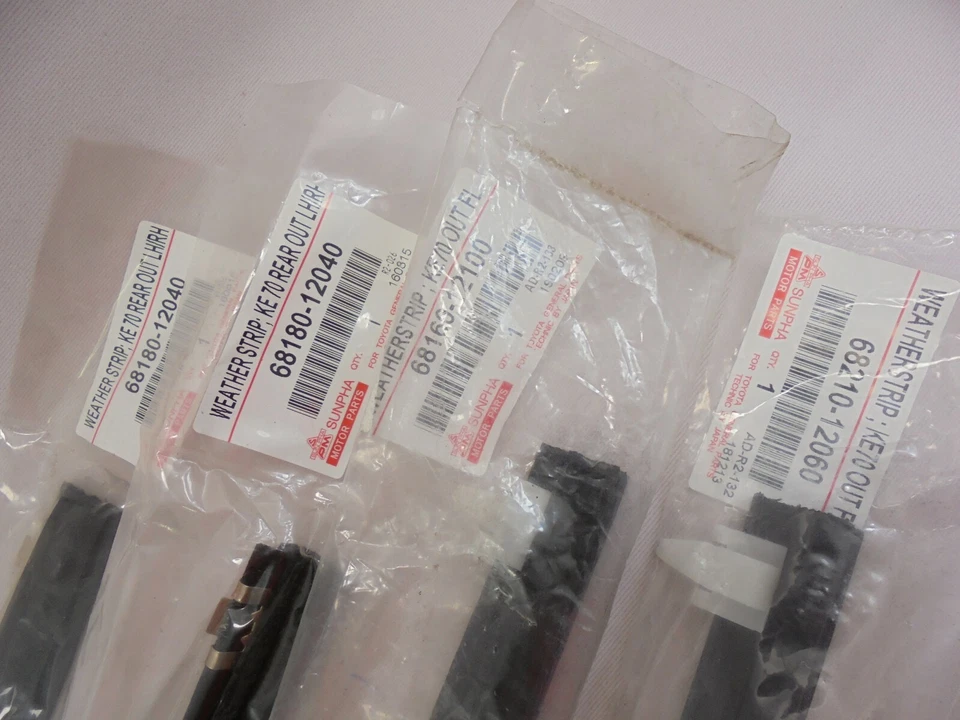 For Toyota KE70 AE70 TE72 CE70 4 Door Weatherstrip Window Glass Door Belt Rubber Foto 3 de 4