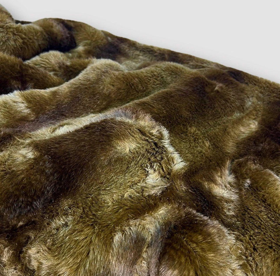 Manta Pottery Barn Visón Imitación Piel Felpa Marrón Ombre Acogedora Pesada 50 X 60 Foto 4 de 4