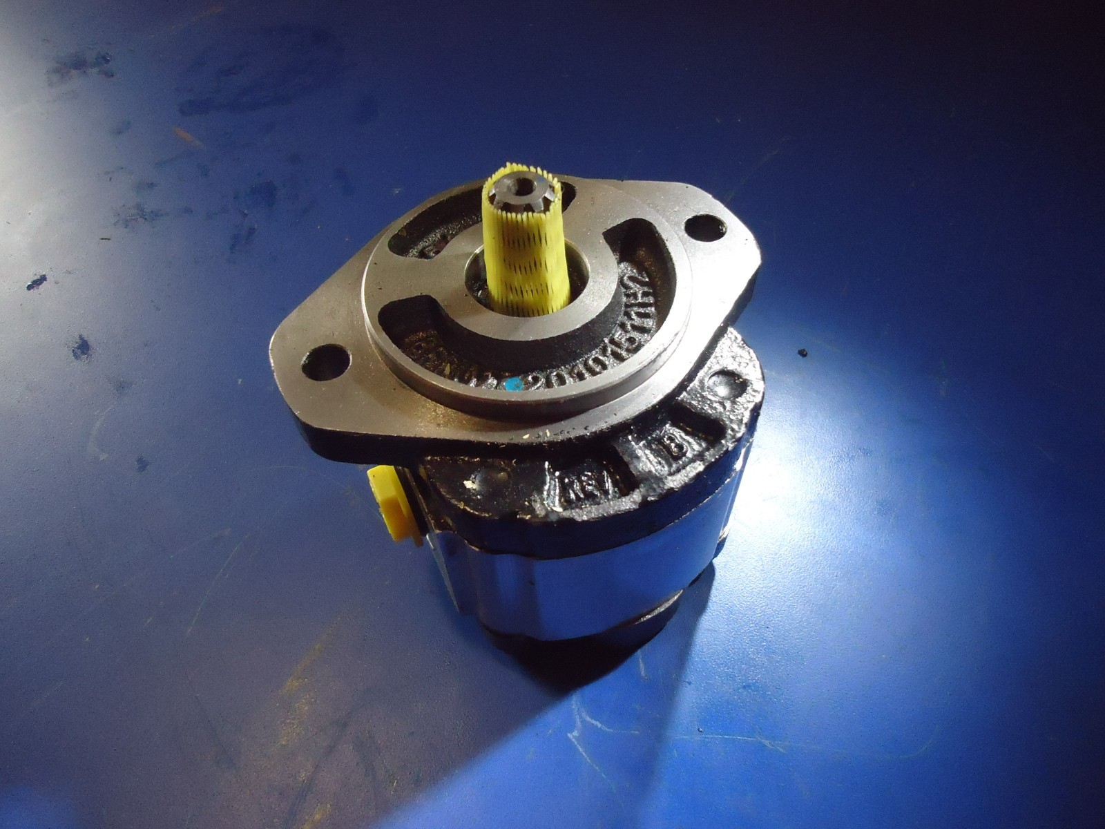 PARKER 1071004501 / AE25007 /20101511H2 / 33481245404 HYDRAULIC GEAR PUMP