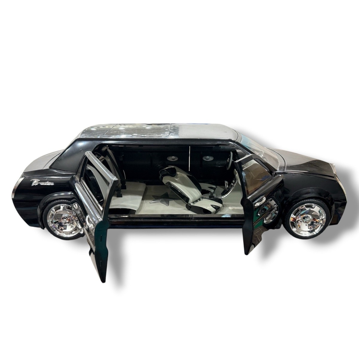 Bratz Formal Funk FM Limo 2003 MGA Black Limousine Doll Car Opens