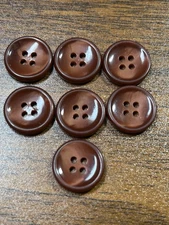 Buttons 7 Maroon 4-hole round plastic flat 1.5 cm
