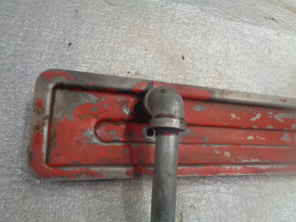 MASSEY HARRIS MARCAPASOS. CUBIERTA/TUBO DE VENTILACIÓN VÁLVULA MOTOR CONTINENTAL Y91. Foto 3 de 4