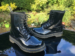 dr martens 1460 8 eye boot lamper