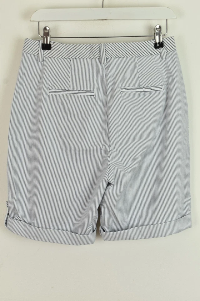 MARKS AND SPENCER White Shorts size W28" Womens Striped Outdoors Outerwear - Image 2 of 4