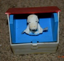 VINTAGE, SNOOPY IN DOGHOUSE with WOODSTOCK, 2.50" x 2.75" x 2.75" , Pre-Owned