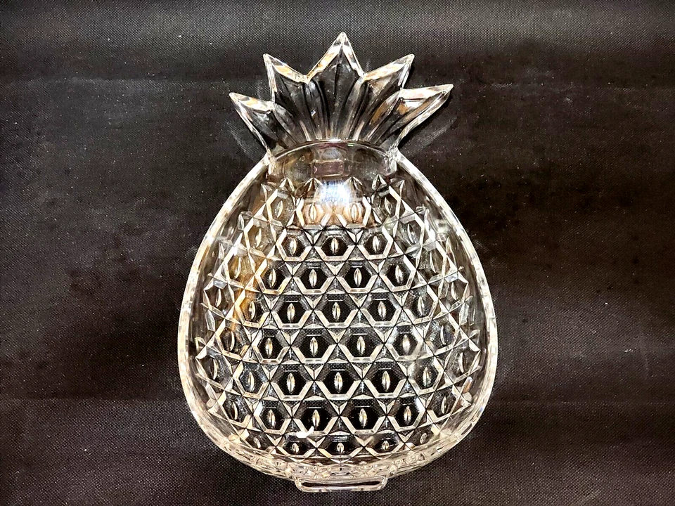 Shannon By GODINGER Pineapple Hospitality Serving Dish Bowl With MATCHED Trivet - Image 4 of 4