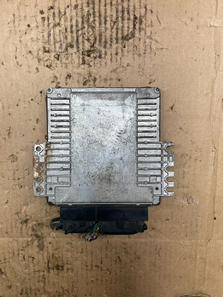 Computadora de control del motor Nissan Titan Ecm Ecu 2004 MEC33-630 D1 r1814 DG Foto 3 de 4