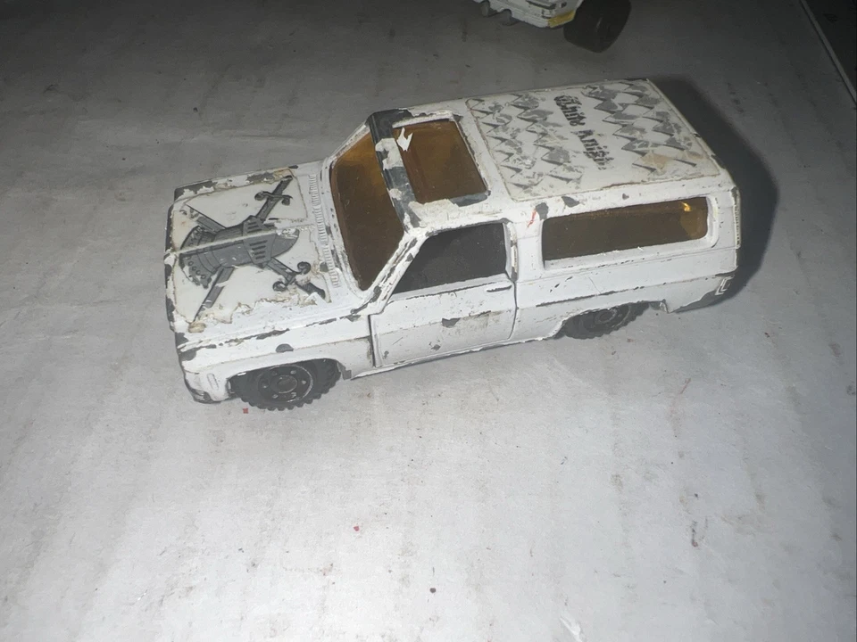 Blazer Chevy Yat Ming 1977 coche caballero blanco no. 1064 Hecho en Hong Kong Diecast Foto 2 de 3