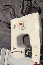 SINGER 2250 Electric Portable Sewing Machine for Denim, Leather, Quilting