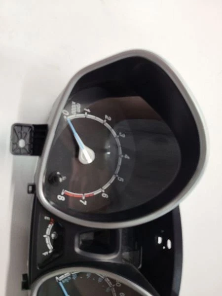 Ford Fiesta 2015-2017 velocímetro clúster MPH ID D2BT10849GAT   Foto 2 de 4