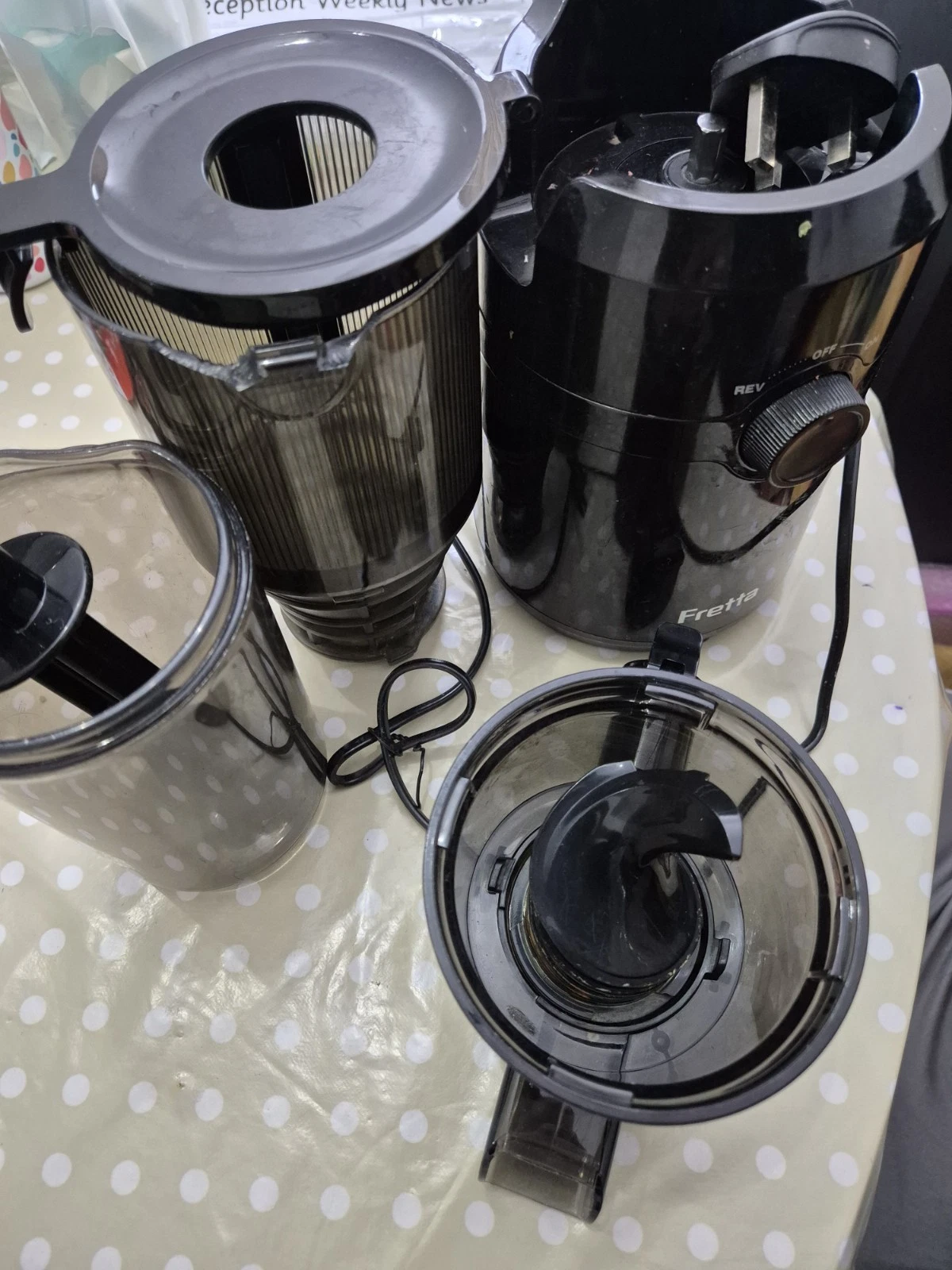Fretta Cold Press Juicer Machine Fruit & Veg Extractor High Yield Juice Black
Opens in a new window 