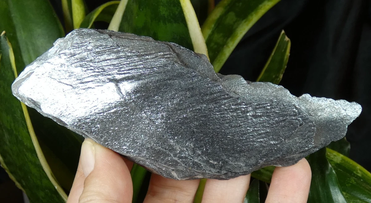 Cristaux De Titanite / Sphène Avec Hématite – 56,5g – Pakistan