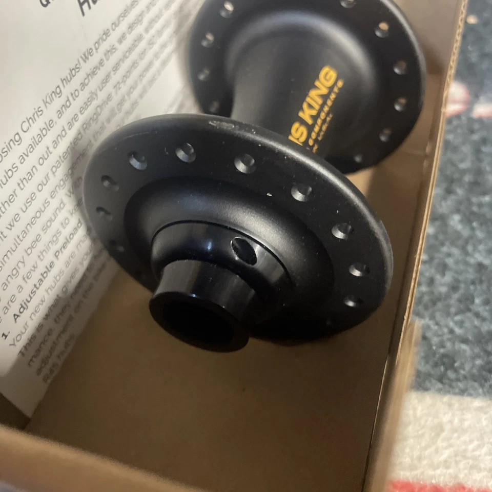 Chris King Front Boost CL 32 Hole Hub - 15 x 110mm Black Gold DCBYCB - Image 4 of 4