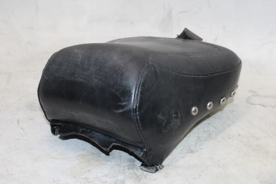1996 HARLEY-DAVIDSON SOFTAIL OEM REAR BACK PASSENGER SEAT - Image 2 of 4