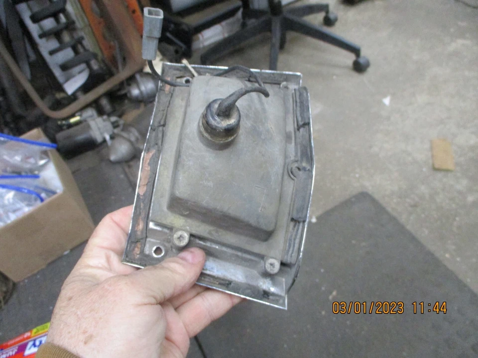 Luz trasera interior izquierda Dodge Monaco Station Wagon 1966 Foto 4 de 4