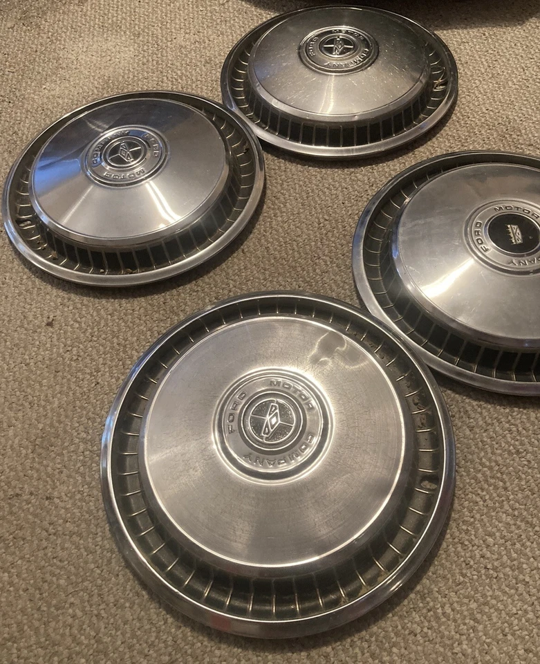 "Juego de 4 tapacubos Ford 1971-1989 15"" serie F-100 camión/furgoneta/coche usado" Foto 2 de 4