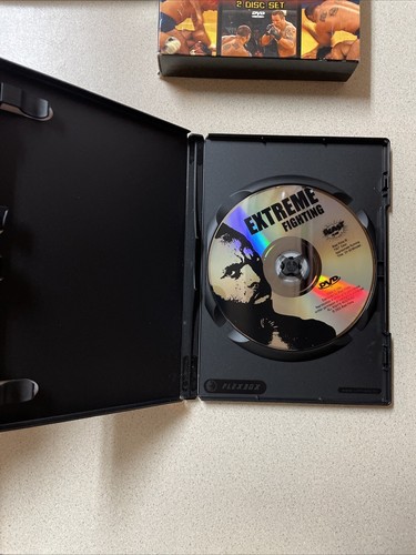 Extreme Fighting: The Ultimate Collection DVD 2-Disc Set Cleaned And Tested - Foto 4 di 5