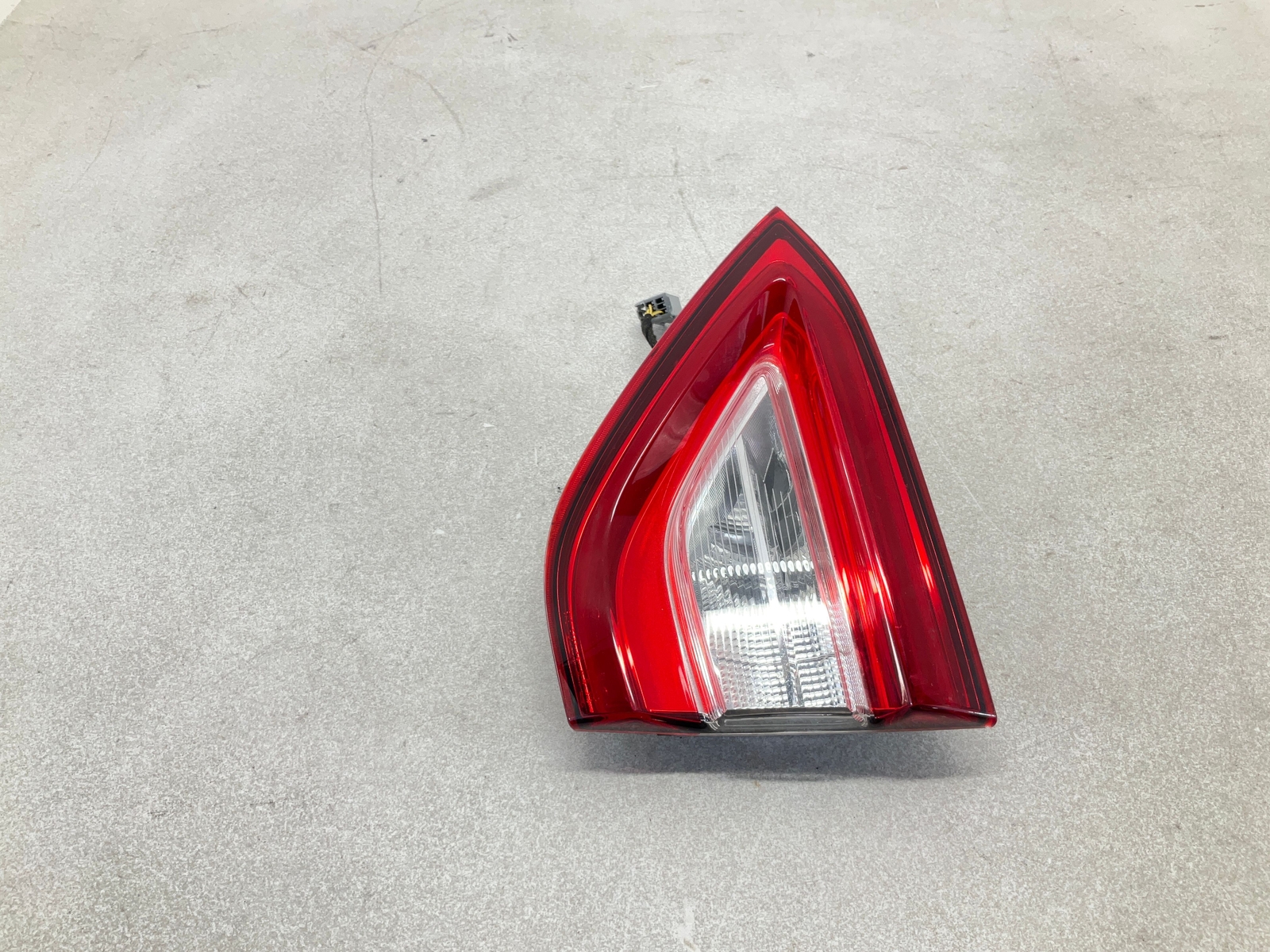 17-20 MASERATI Levante Trunk Lid Right Passenger Tail Light Lamp OEM