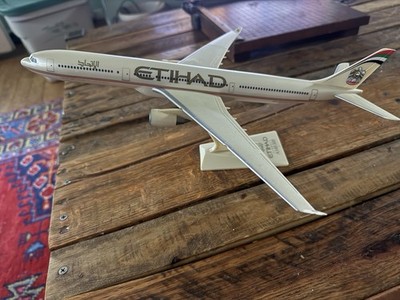 Etihad Airways Airbus A340-500 Desktop Model Plane 13 