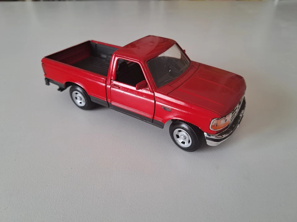 Modellino Maisto 1:25 Ford F150 1993 - Immagine 3 di 4