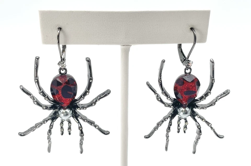 Pendientes colgantes Betsey Johnson Glampiro Viuda Negra Gunmetal Araña Halloween Nuevos con etiquetas Foto 3 de 4