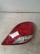 Feu arriere principal droit