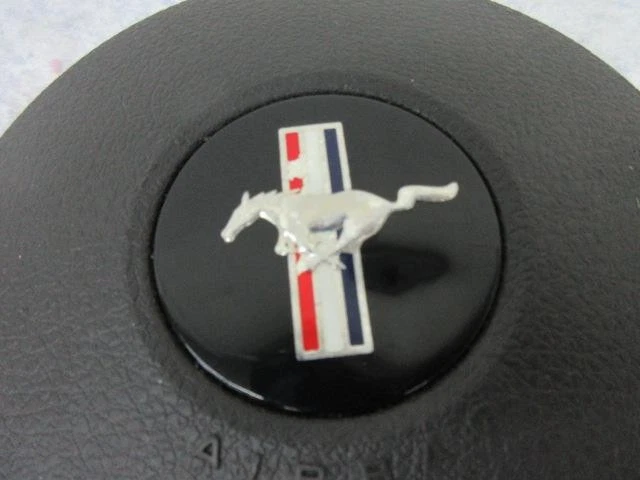 FORD MUSTANG CONVERTIBLE CUPÉ GT O 5 - I 4 Volante conductor AIRBAG IZQUIERDO Foto 2 de 4