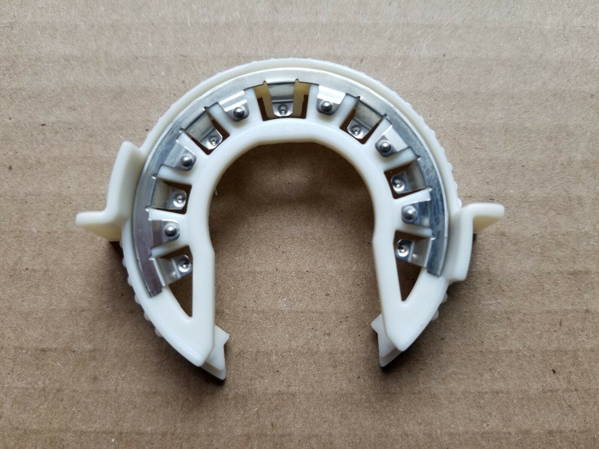 Acme Bulb Retainer Ring: Hella - D1S (A170