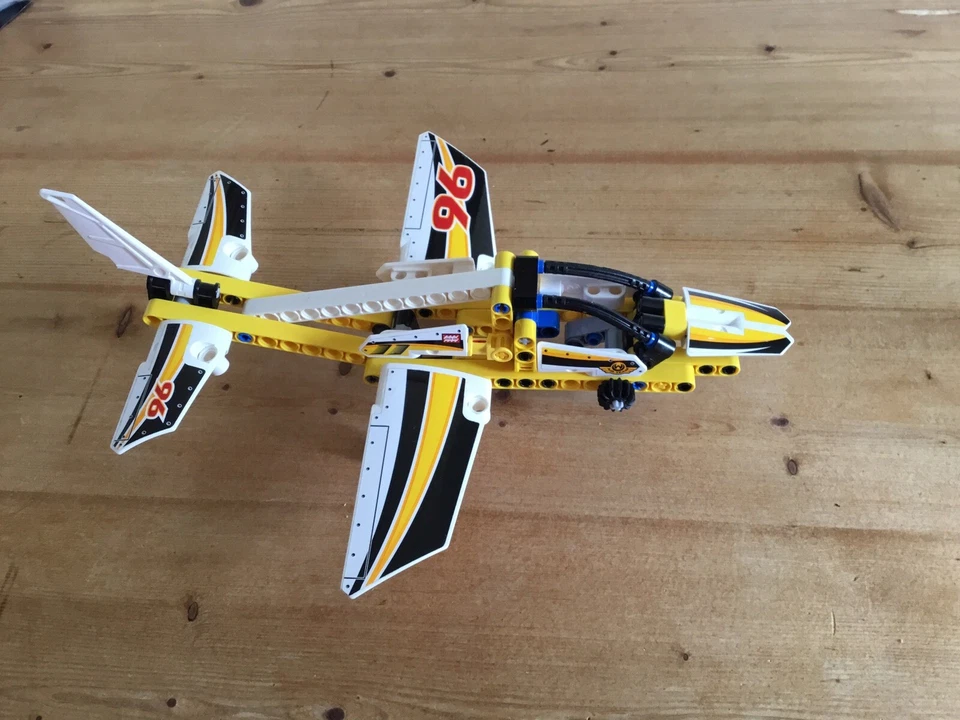 LEGO Technic 42044 Display Team Jet, photo 3 of 3