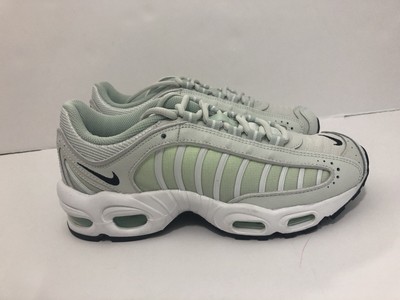 nike tailwind spruce aura