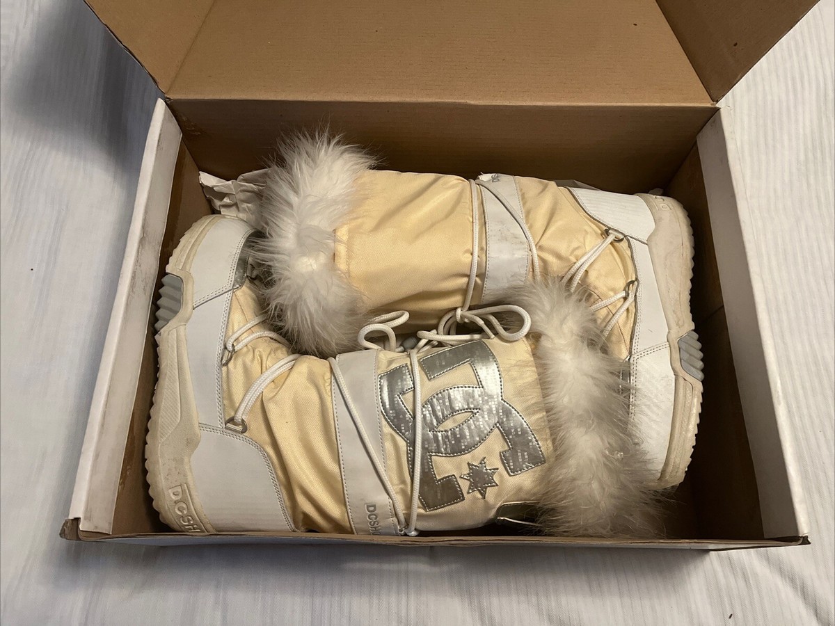 DC CHALET SE 301818 White womens Size Medium 7L/8L BOOTS WINTER