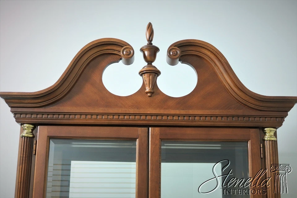 54445: Gabinete de curiosidades cerezo 2 puertas vidrio biselado PULASKI Foto 2 de 4